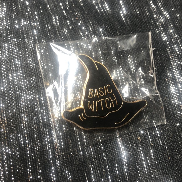 Basic witch pin - Picture 4 of 5